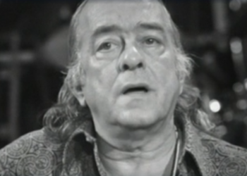 Vinicius de Moraes sobre o amor: “Que o amor seja o fio que costura todos os seus anos, tornando a vida um bordado bonito”