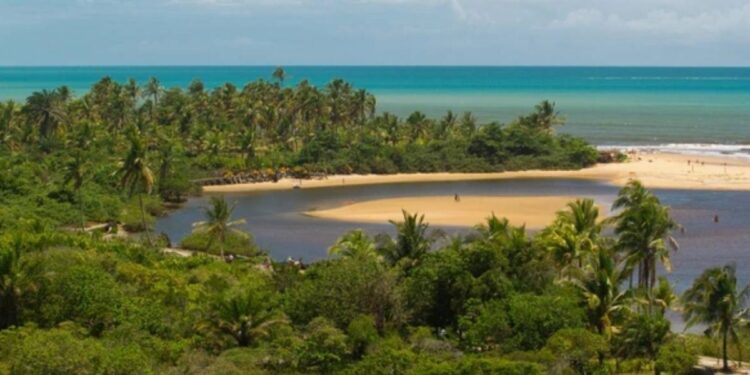 O destino na Bahia que restringiu carros para manter intacto um dos seus maiores encantos