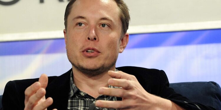 Elon Musk prevê celulares obsoletos até 2031 e imagina um futuro dominado pela inteligência artificial