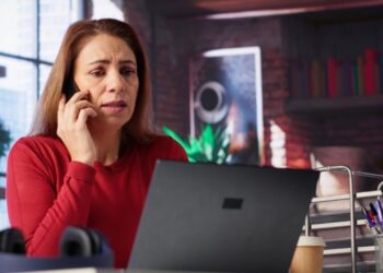 Anatel barra empresas após descobrir mais de 4 milhões de chamadas fraudulentas com identificador falso