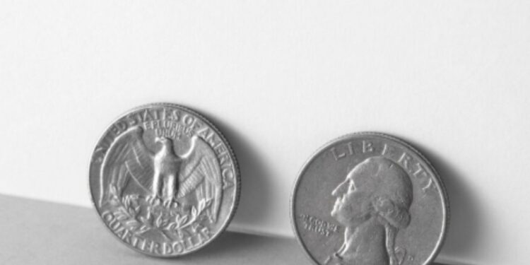 Moedas de prata da época romana revelam antigo tesouro encontrado durante escavações na Alemanha