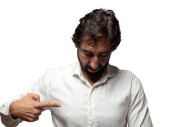 O hábito de pedir desculpas por tudo pode começar na infância, segundo a psicologia