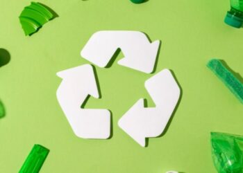 Plástico reciclado vira blocos que permitem construir uma casa em poucos dias