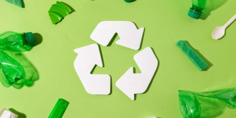 Plástico reciclado vira blocos que permitem construir uma casa em poucos dias