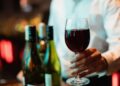 Cientistas descobrem efeito inesperado do vinho no organismo após algumas semanas de consumo