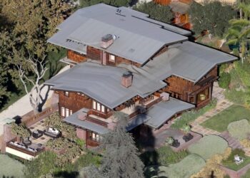 Mansão assombrada brad pitt comprou