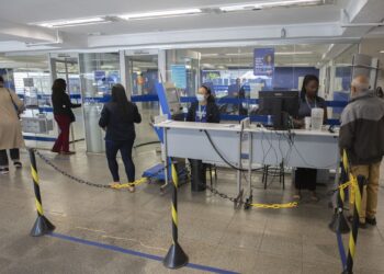 Agências bancárias ficam fechadas brasil