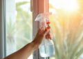 Amaciante diluído água usado limpeza