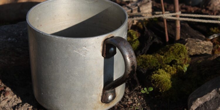 Caneca alumínio ganha espaço merenda