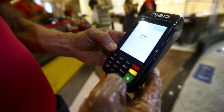 Cartões vale alimentação refeição terão