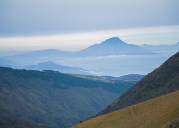 Construída alturas parece desafiar gravidade