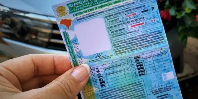 Quem quer tirar a CNH pode gastar menos com novas regras que mudaram as exigências para motoristas
