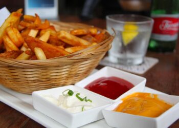 Deixe batatas fritas crocantes detalhe