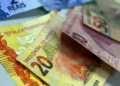 Sete cargos oferecem salários mil