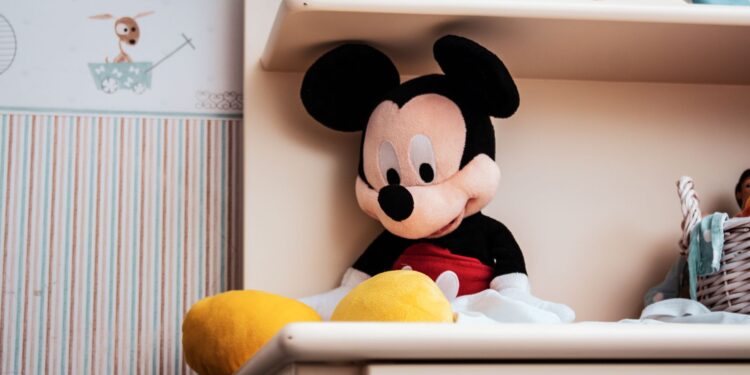 Falência disney volta reduzir quadro