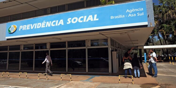 Golpistas estão usando prova inss