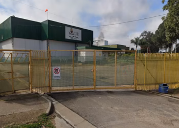 Fábrica suspende operações em país por falta de energia e manda funcionários para casa