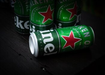 Heineken corta milhares empregos interrompe