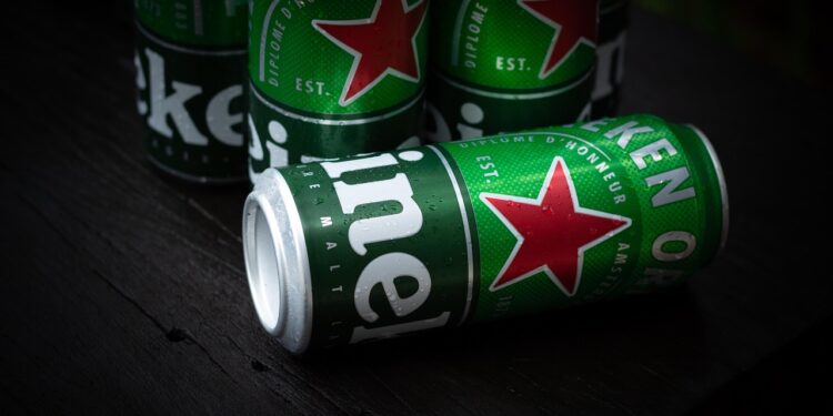 Heineken corta milhares empregos interrompe