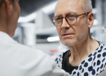 Pacientes que tomam medicamento para Parkinson precisam ficar atentos a possível deficiência de vitamina B6
