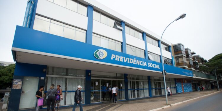 Maioria brasileiros quer aposentar poucos