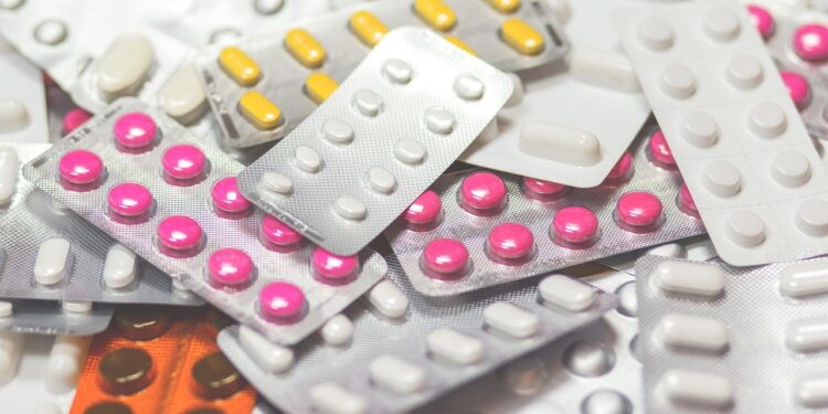 Medicamentos destinados pacientes câncer entram