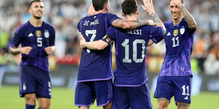 Messi ganha companhia suárez novo