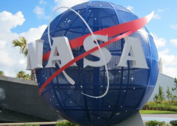 Nasa lança telescópio poderá encontrar