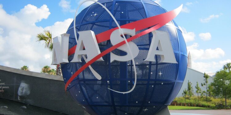 Nasa lança telescópio poderá encontrar