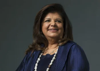 Enquanto dona da Magazine Luiza tem fortuna de R$ 1,4 bilhão, mulher mais rica do Brasil tem 100 vezes mais