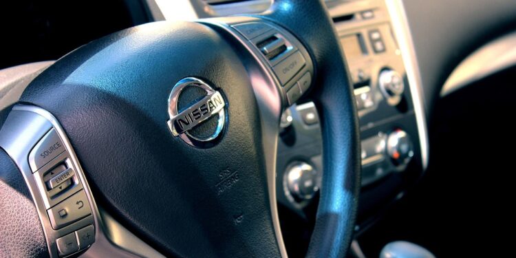 Nissan dobra corte empregos mil