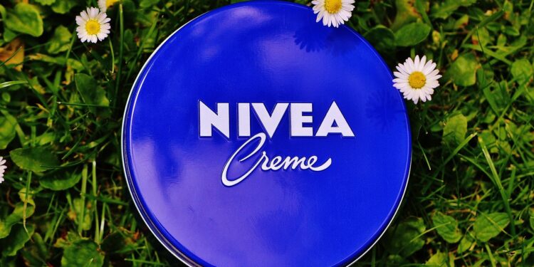 Nivea latinha azul clássico hidratação