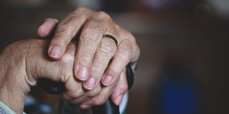 Pedido de aposentadoria feito alguns meses antes ou depois pode mudar o valor que o segurado receberá por anos
