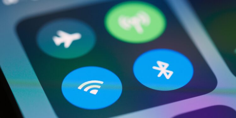 Descubra como encontrar quem está usando seu WiFi sem sua permissão