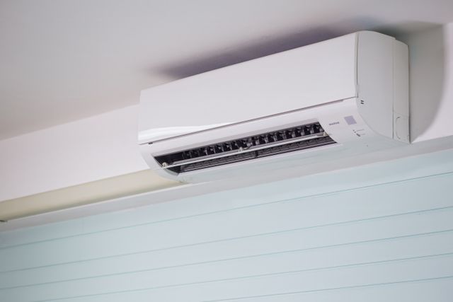 Técnico revela de quanto em quanto tempo o filtro do ar-condicionado deve ser limpo