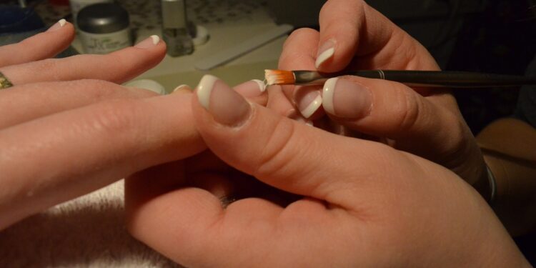 Gosta unhas discretas apostar nestas