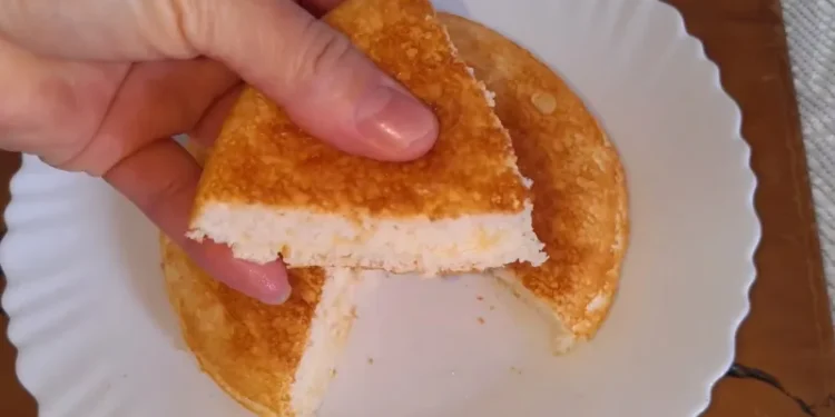 Este pãozinho sem farinha de trigo fica pronto na panela e tem um segredo para não ressecar