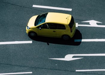 Trocar asfalto preto cinza reduzir