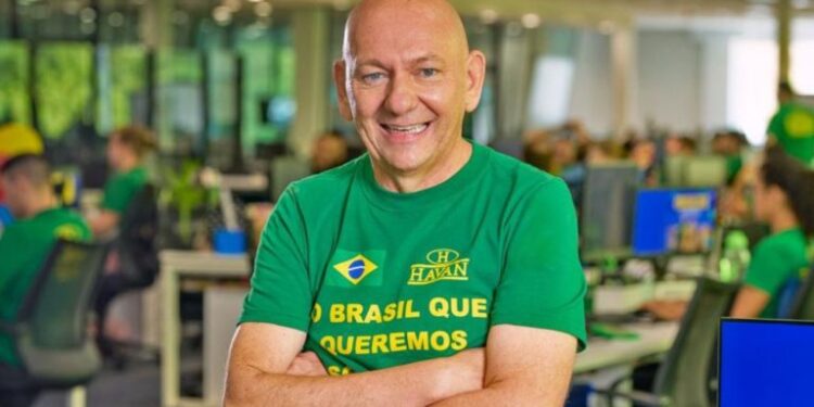Valor luciano hang dará funcionários