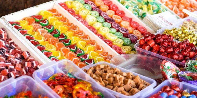 Você sabe distribuem doces cosme