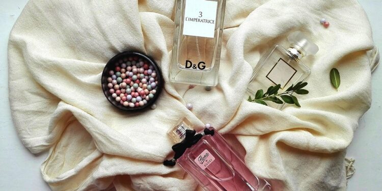 Perfumes associados sensação riqueza elegância