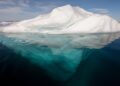Plano para transportar um iceberg de 2 milhões de toneladas do Alasca acabou com gelo servido em bebidas