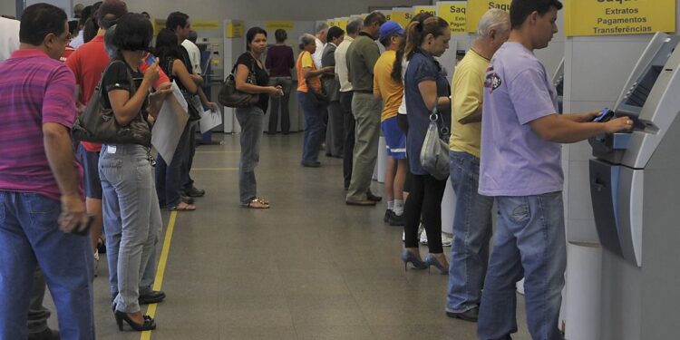 Bancos pedem clientes preparem serviço