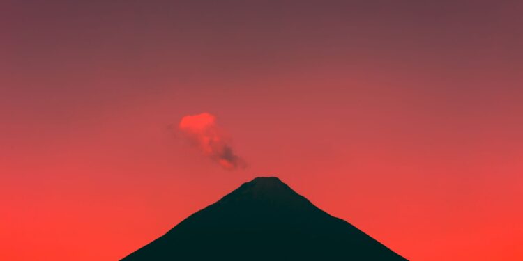 Cientistas descobrem vulcão escondido milhões