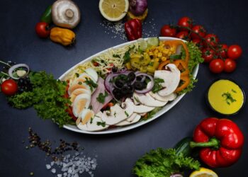 Cinco saladas proteicas fáceis incluir