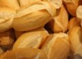 Três truques ajudam a conseguir aquele pão francês com casquinha dourada sem precisar ir à padaria