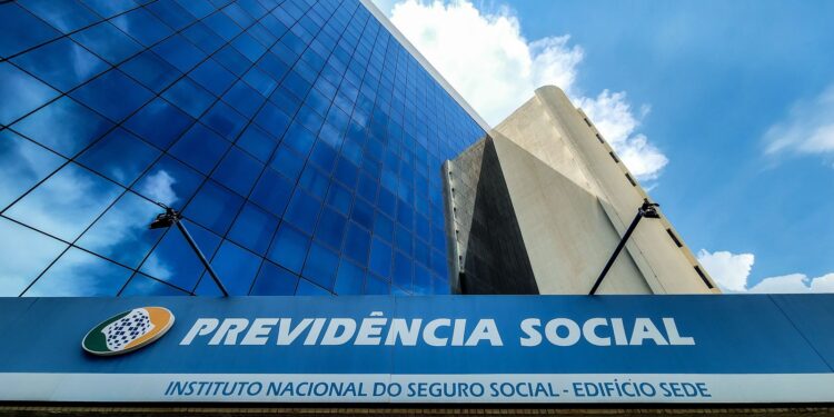 Trabalhadores conseguem garantir média contribuições