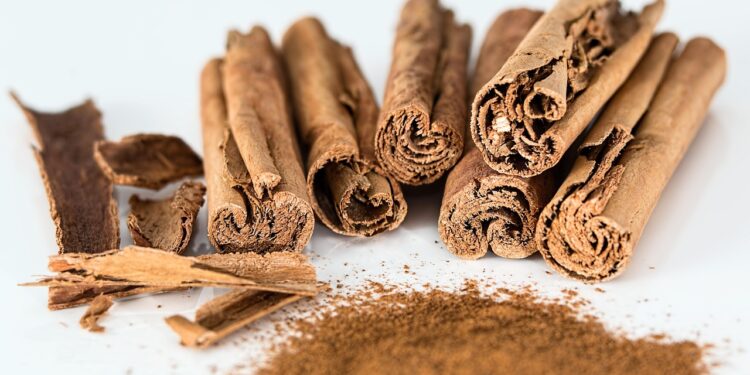 Ferver folhas louro cravo canela