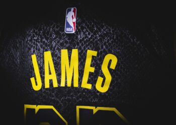 Lebron james astro nba une