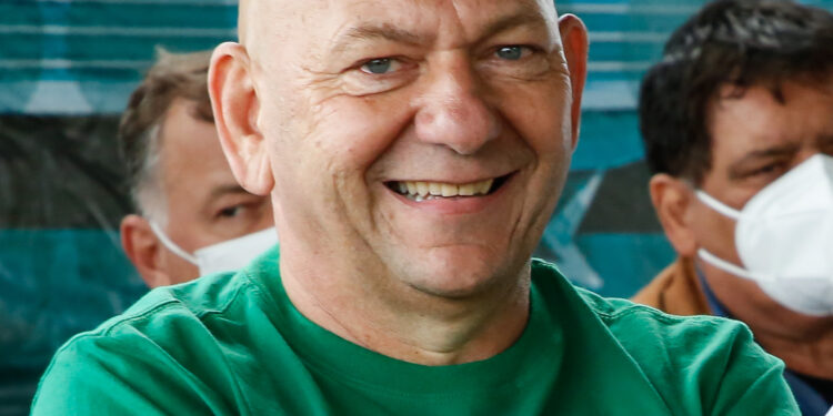 Luciano hang mansão milhões regiões